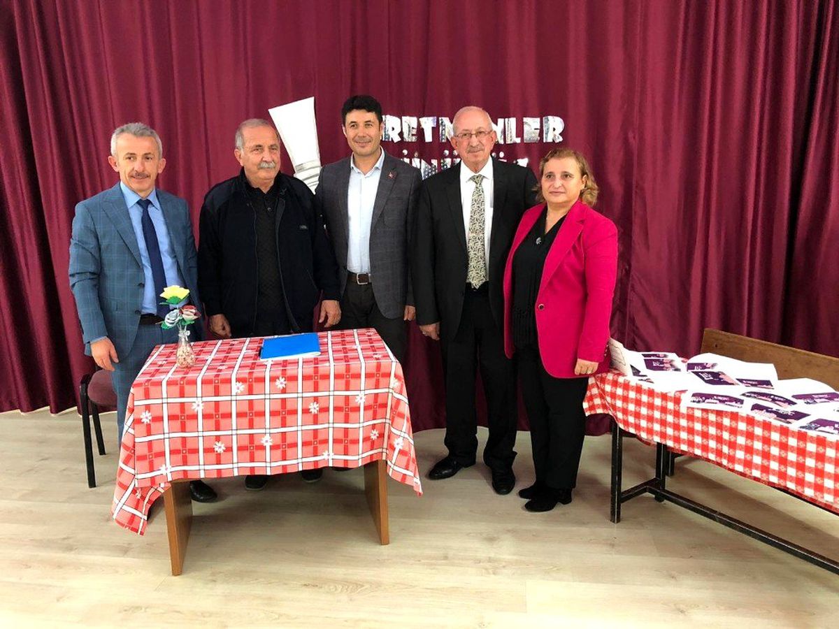 Emekli öğretmenlerle duygusal buluşma