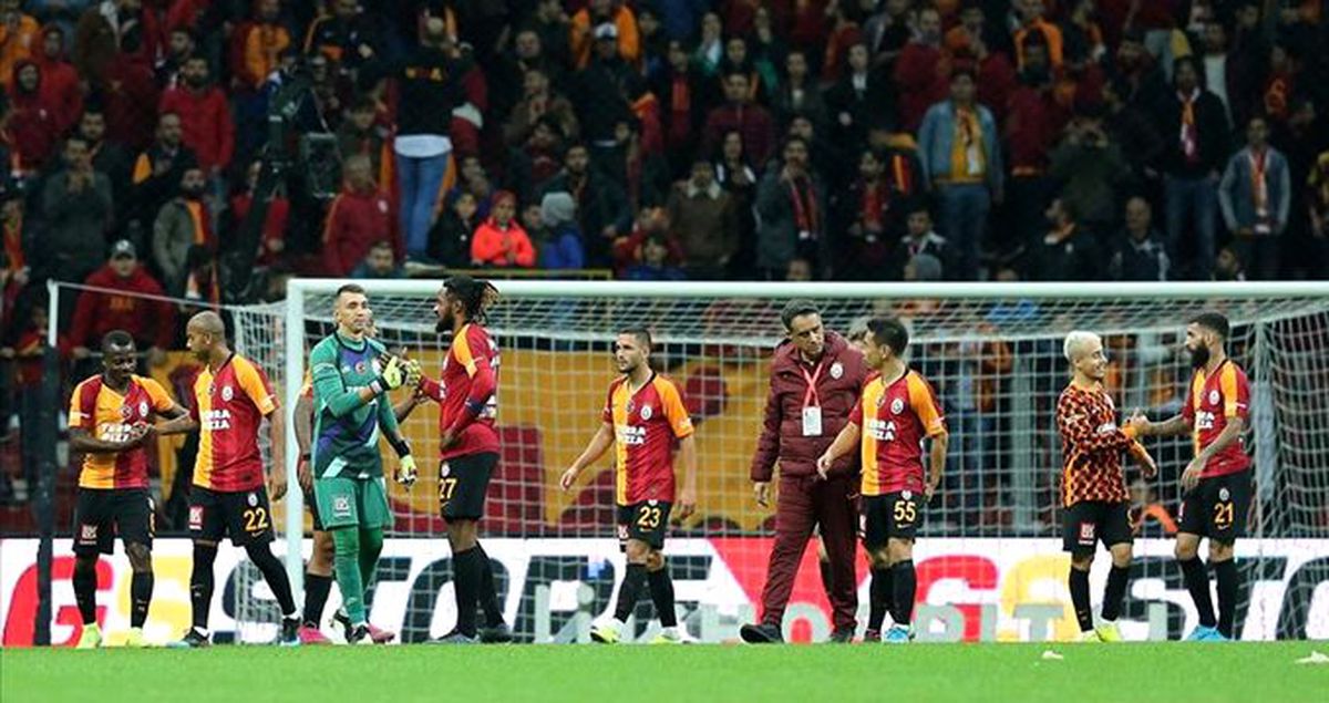 Emre Akbaba, 7 ay sonra ilk kez takımla antrenmana çıktı