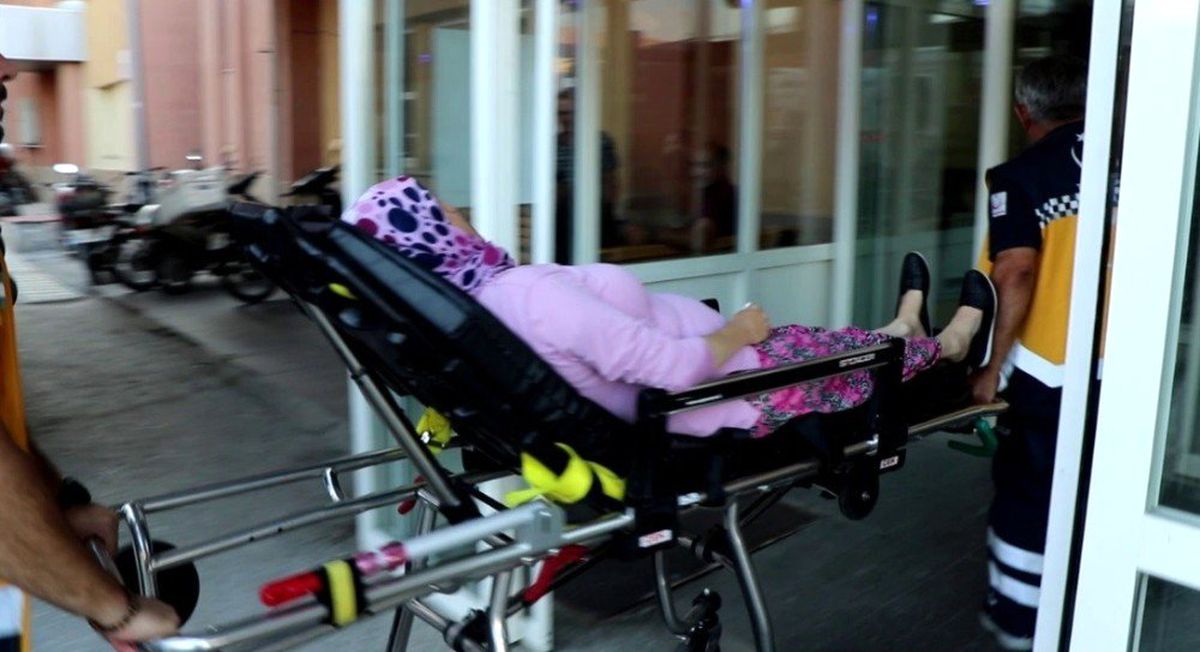 Erzincan\'da yolcu otobüsü devrildi: 8 yaralı