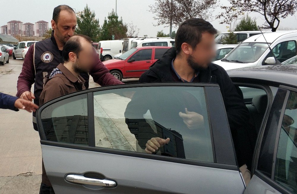 FETÖ\'den gözaltına alınan 2 kişi yeniden emniyete götürüldü