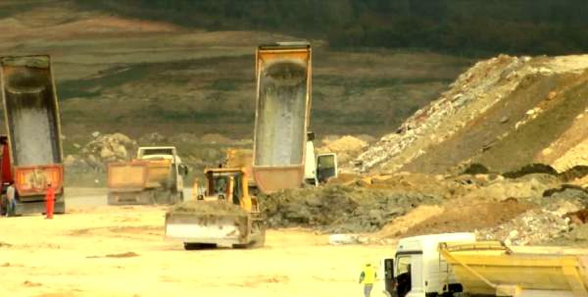 Hafriyat tepeleri oluştu... Kaçak hafriyat dökümünde "GPS" tartışması