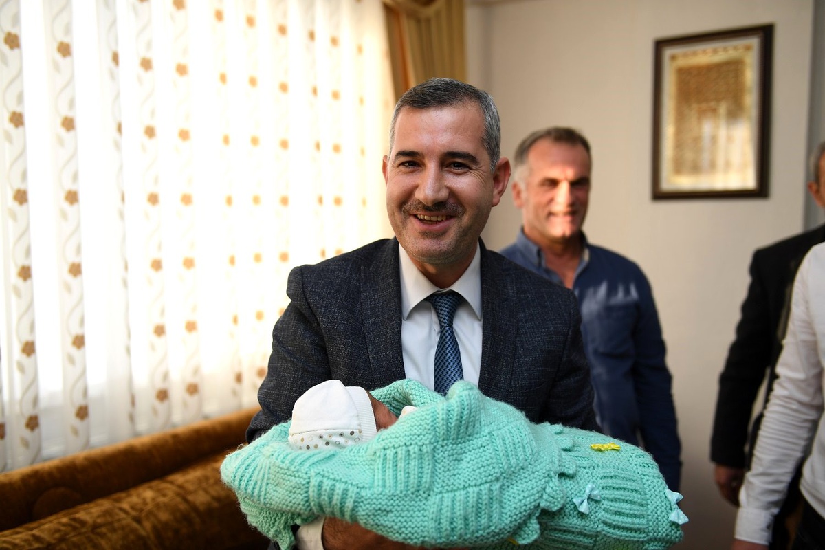 "Her Bebek, Dünyaya Umutla Bakmamıza Neden Oluyor"