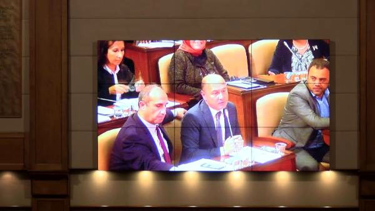 İBB Meclisi\'nde gerginlik