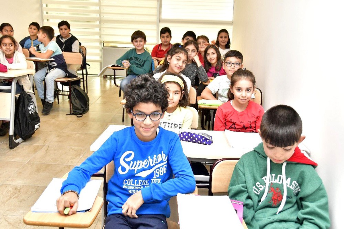İngilizce öğrenmek aile merkezlerinde çocuk işi