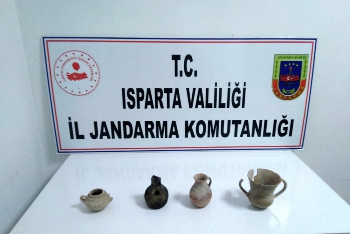 Isparta\'da Tunç Çağı\'na ait vazo şeklinde tarihi eserler ele geçirildi