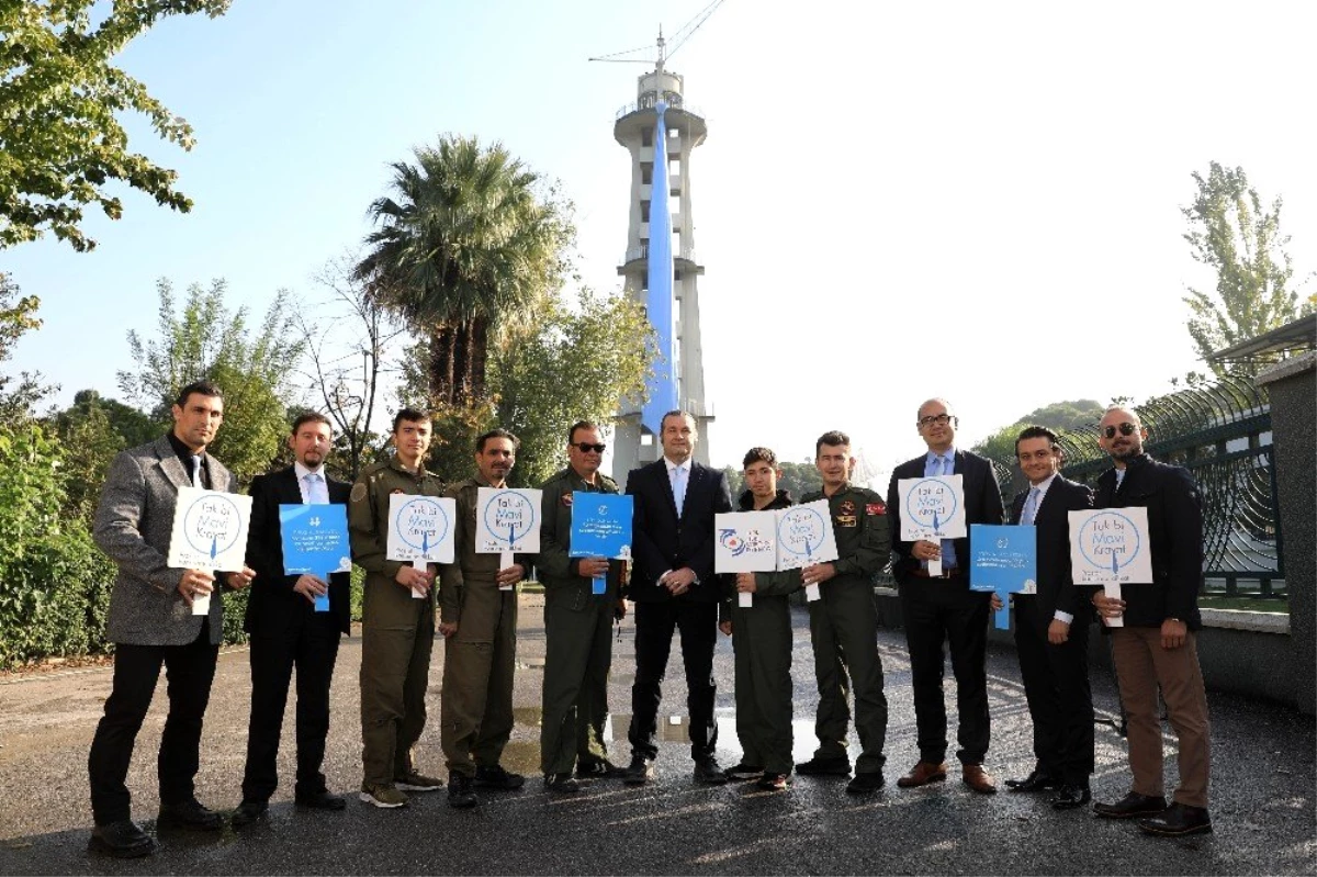 İzmir Paraşüt Kulesi, prostat kanseri için mavi kravat taktı