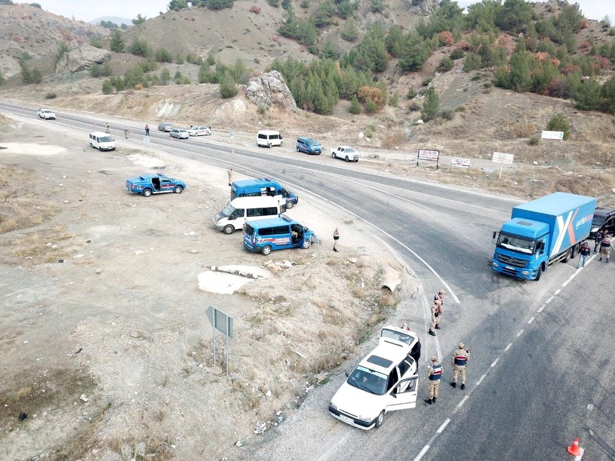 Jandarma ekiplerinden huzur uygulaması
