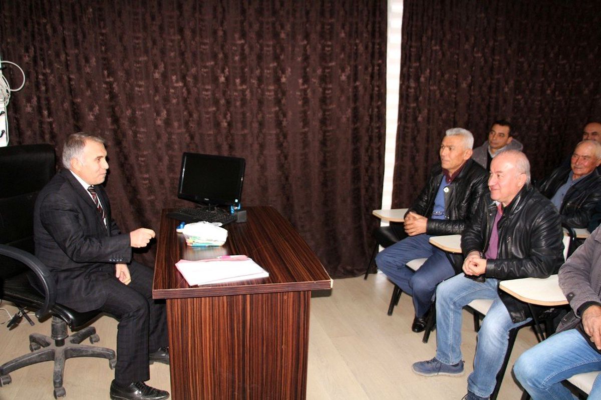 Kula\'da arı yetiştiricilerine sertifika töreni