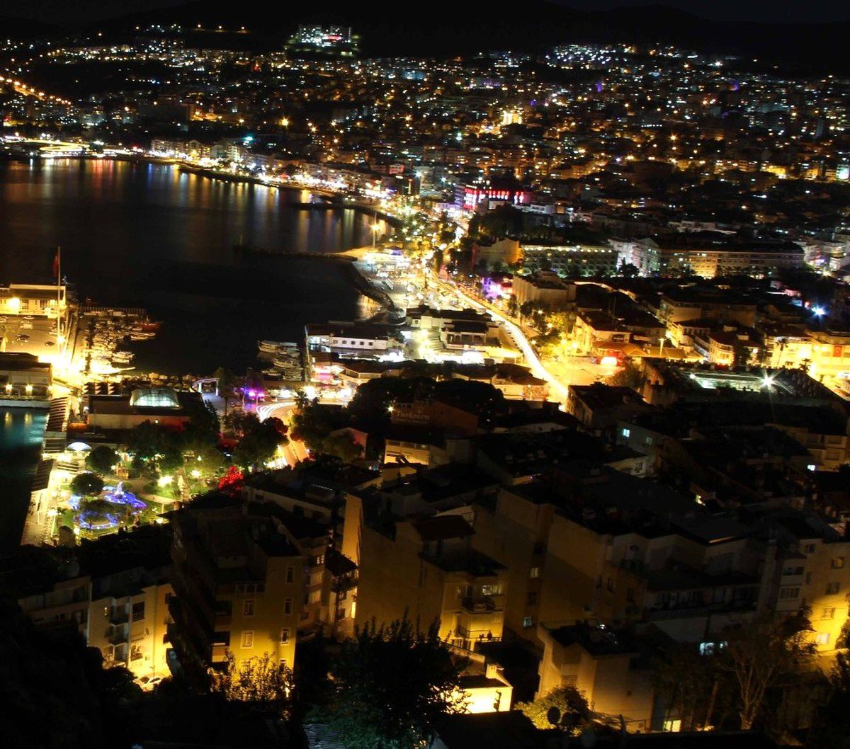 Kuşadası Körfezi beşik gibi