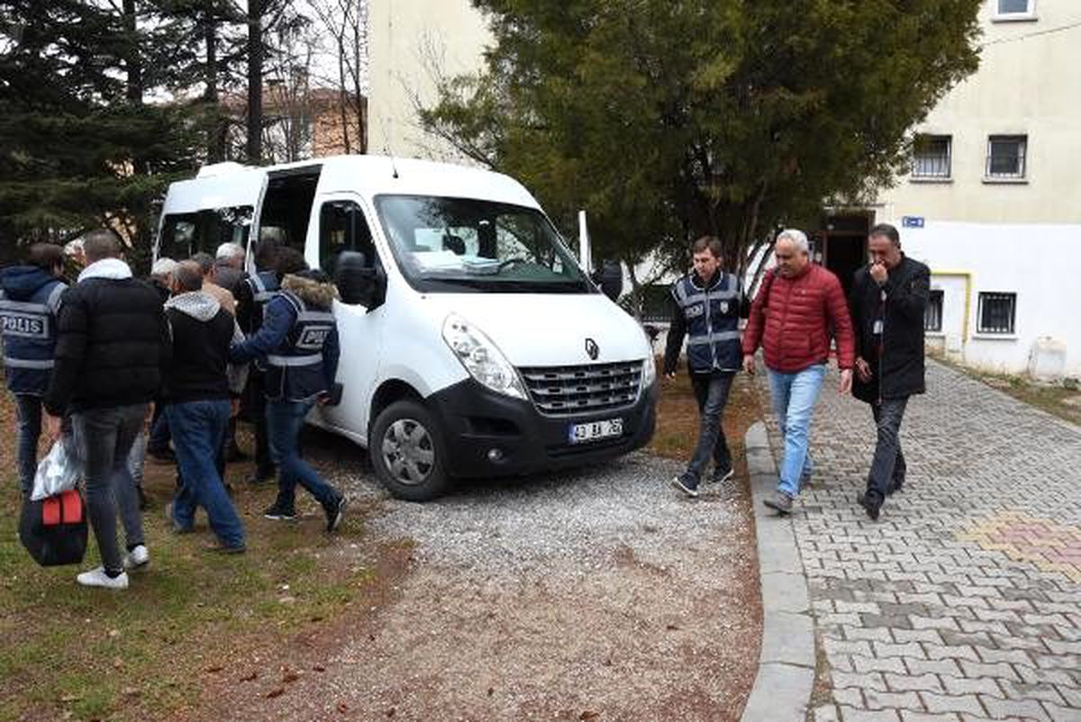 Kütahya\'da aranan şüphelilere şafak operasyonu
