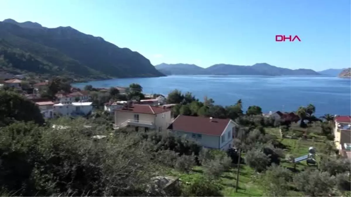 Muğla marmaris\'te yıkım için gelen ekibi görenler ağladı