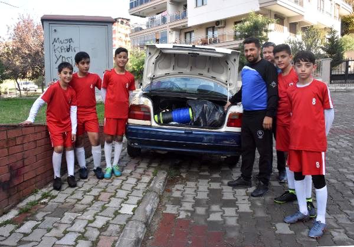 Otomobil bagajında spor kulübü
