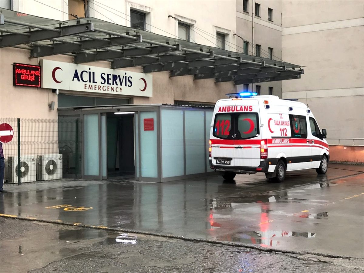 Sakarya\'da 141 öğrenci zehirlenme şüphesiyle hastanelere başvurdu