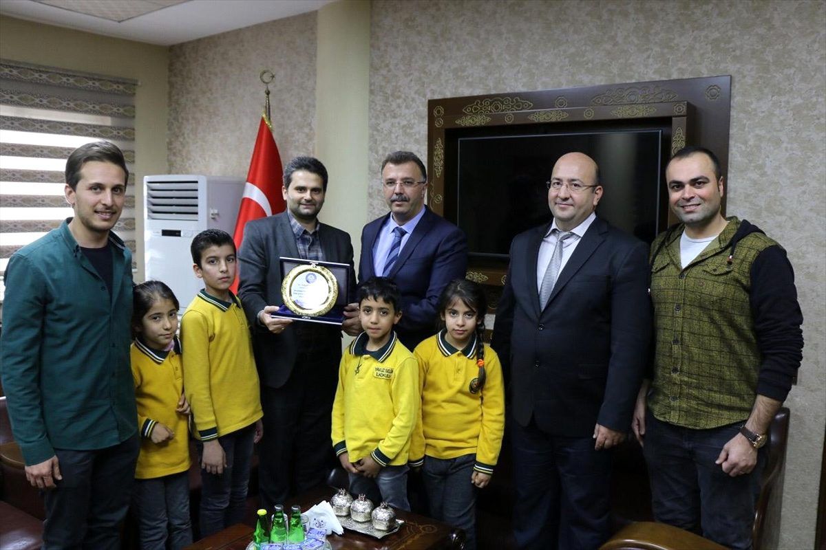 Şanlıurfa\'da yükümlüler 14 okulu boyadı
