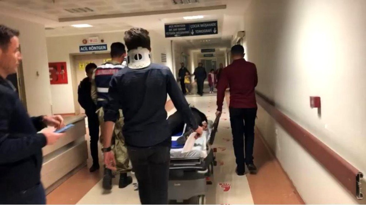 Siirt\'te kontrolden çıkan otomobil takla attı: 3 yaralı