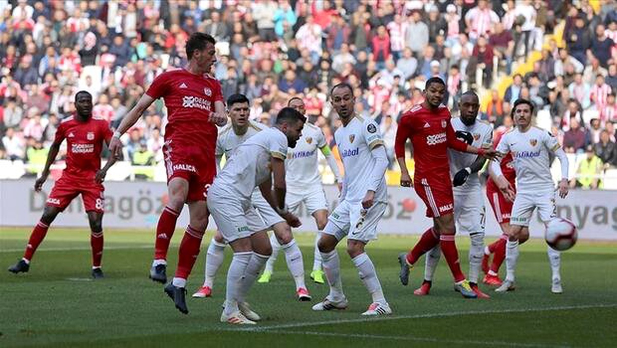 Sivasspor\'da yerli oyunculardan takıma önemli katkı