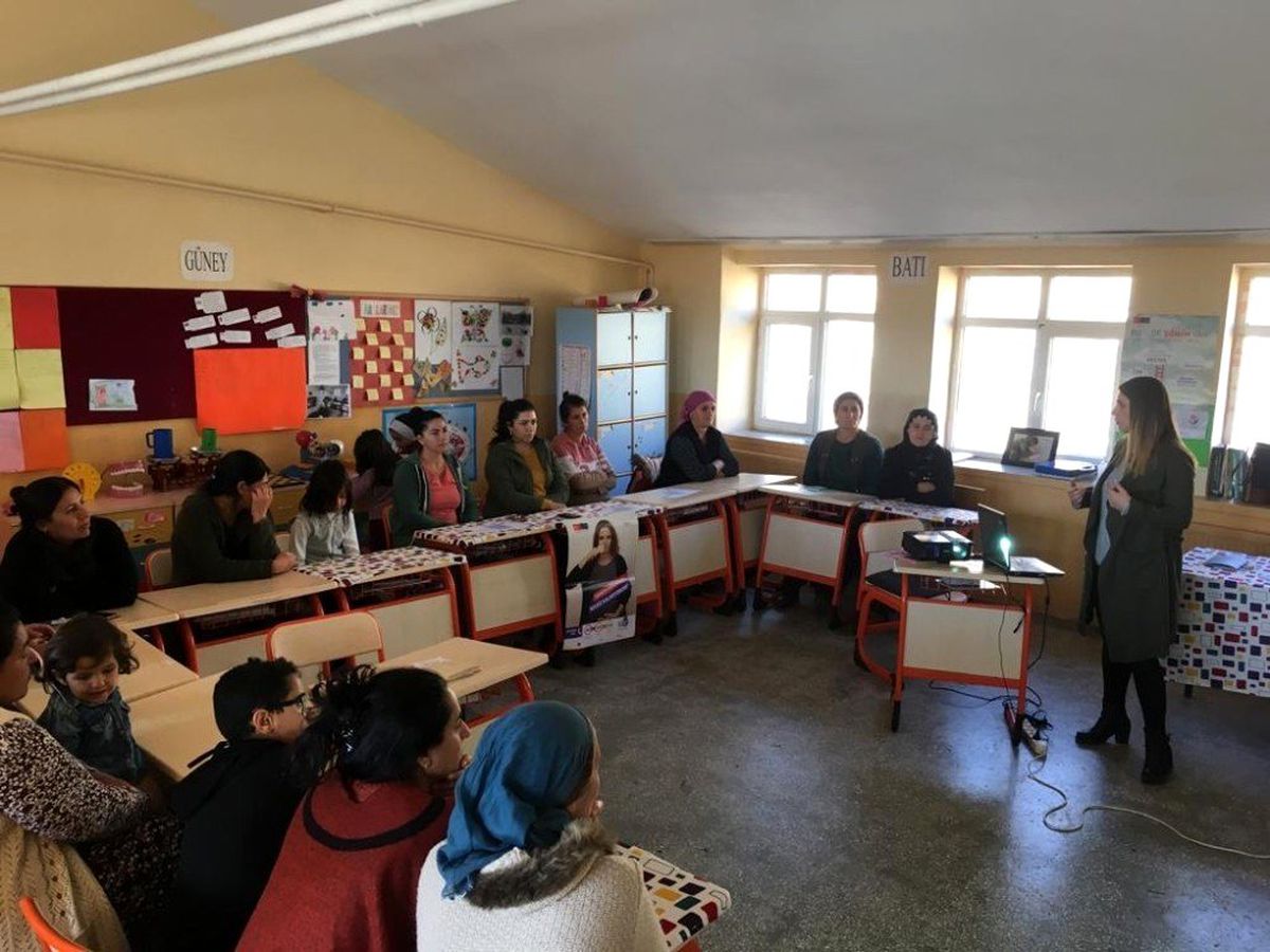 Tunceli\'de "Şiddetle mücadele ve erken yaşta evlilik" eğitimi