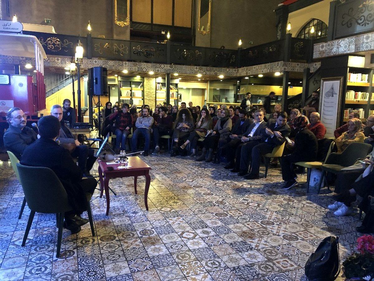 Üsküdar\'da Kemençe Ustası Derya Türkan konser verdi
