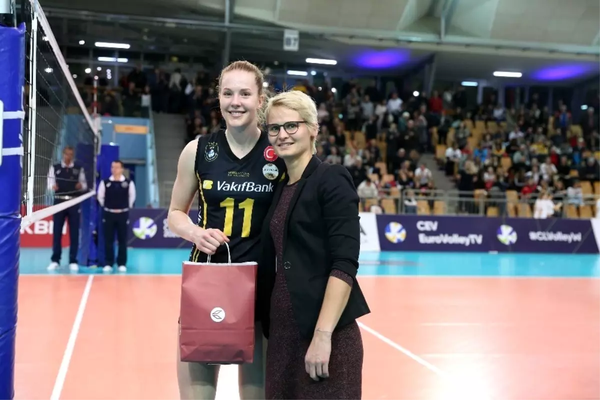 VakıfBank, Slovenya\'dan zaferle döndü