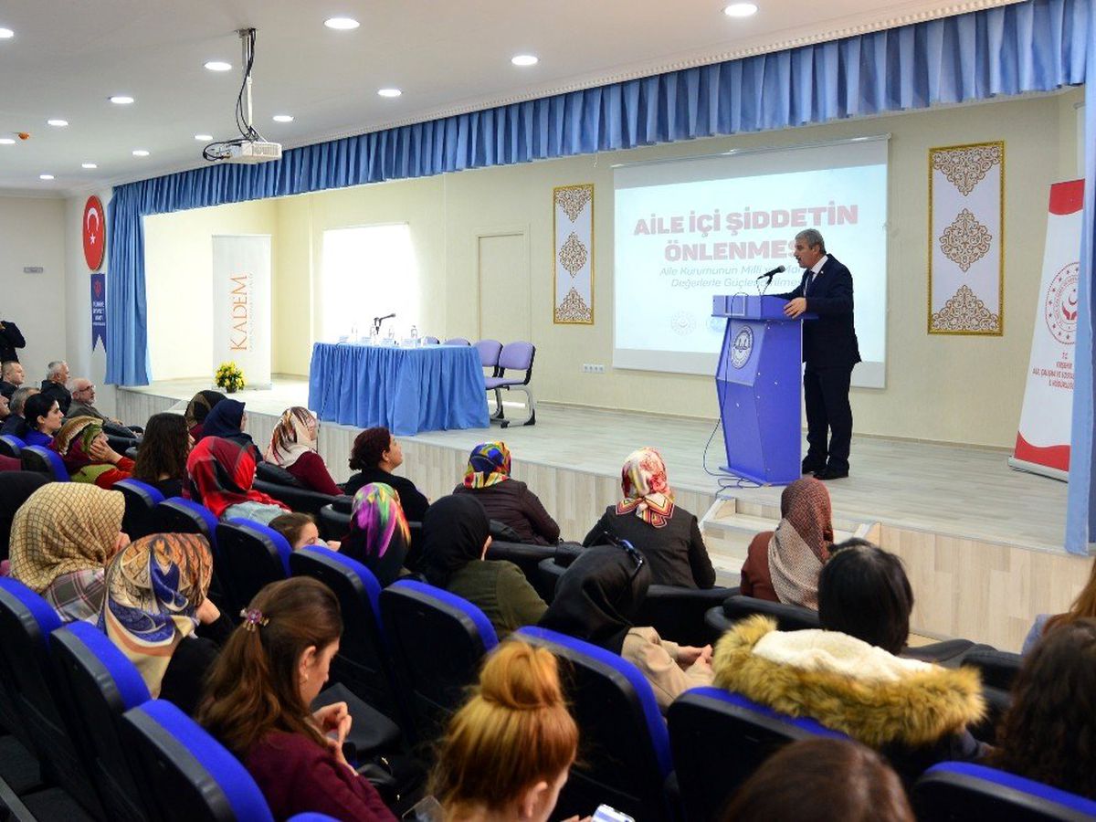 Vali Akın, "Kadına ve çocuğa şiddet tüm önlemlere karşı önlenememektedir"