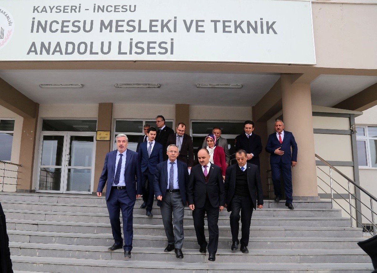 Vali Günaydın\'dan Öğrencilere Kayserispor Maçına Götürme Sözü