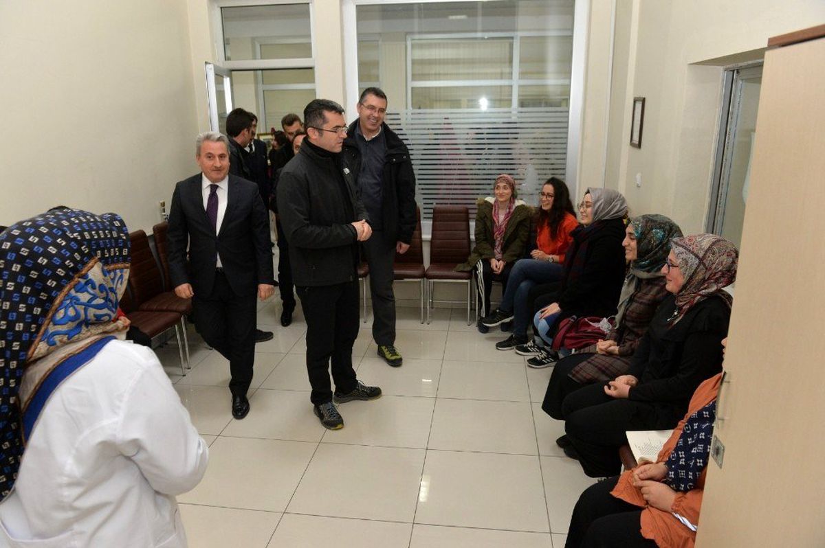 Vali Memiş, yurtlardan memnun kaldı