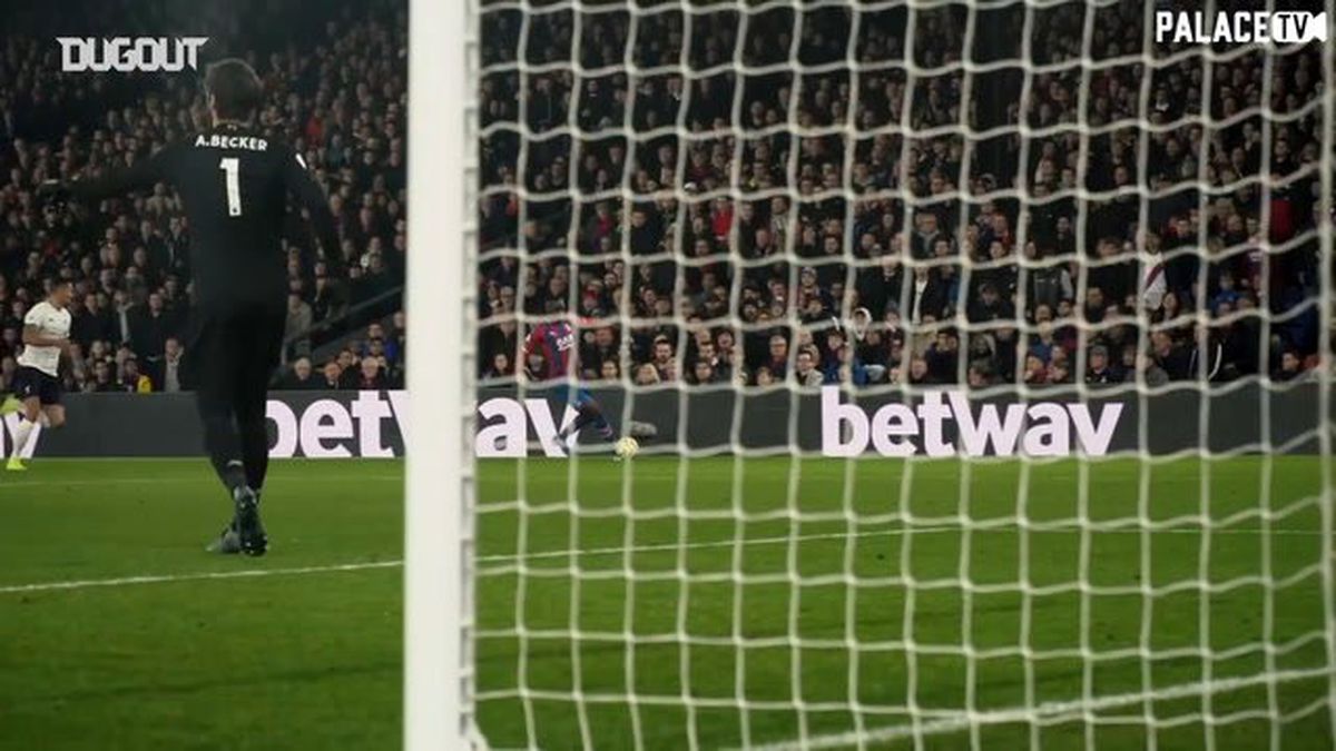 Wilfried Zaha\'nın Liverpool\'a Attığı Gol