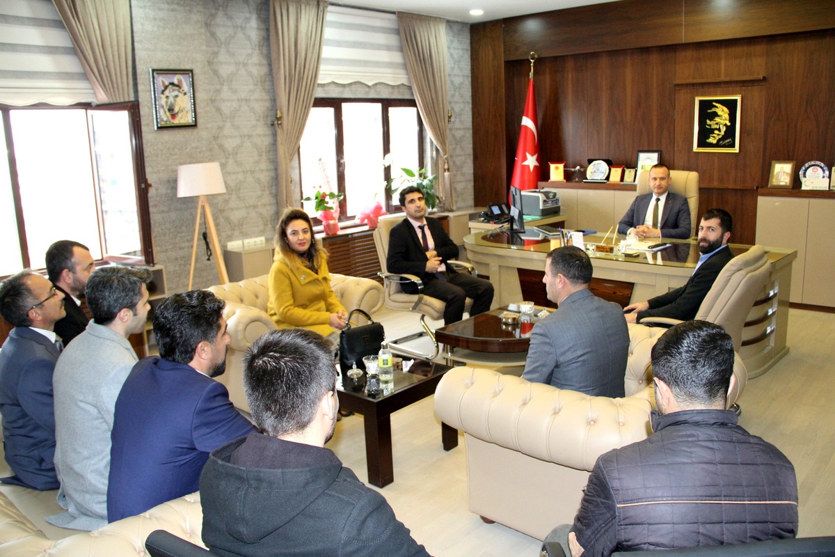 Ağrı Milli Eğitim Müdürü Tekin sigarayı bırakan 6 öğretmeni ödüllendirdi