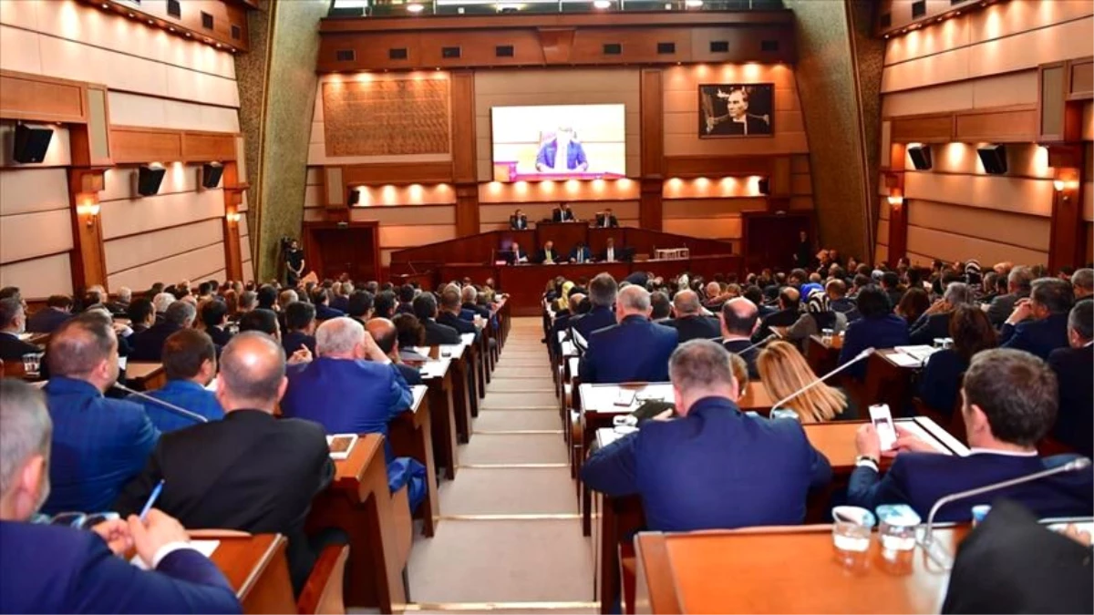 AK Partili İBB üyelerinin oylarıyla kabul edildi: Büyükşehire ait taşınmazlar ilçe belediyelerine devredildi