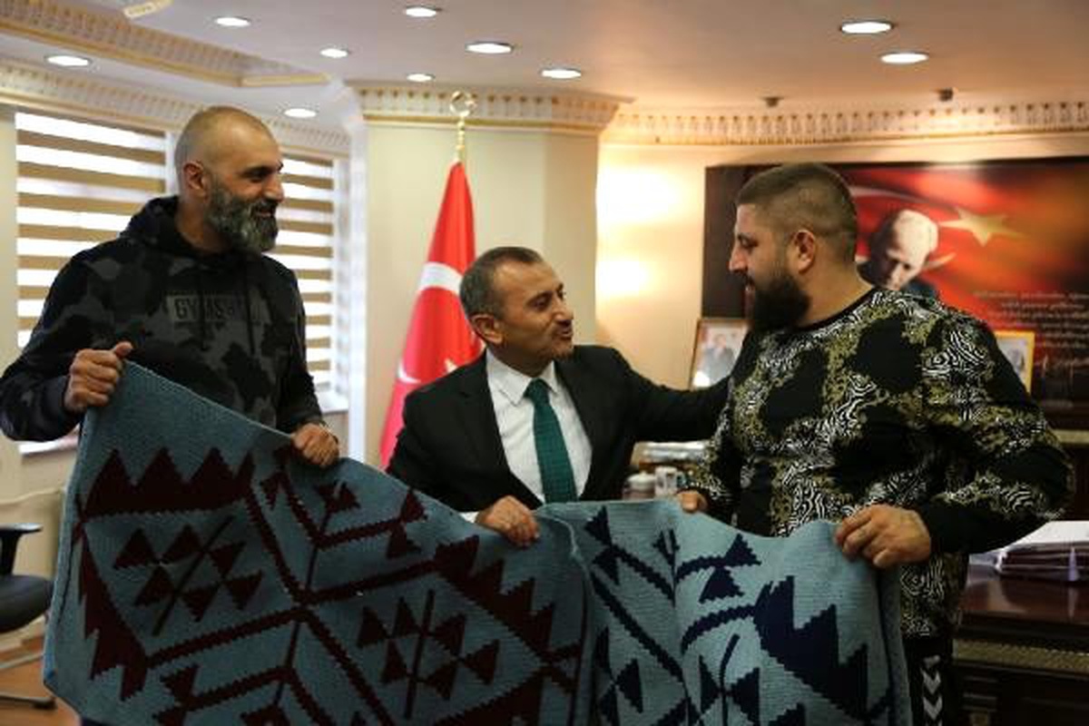 Avrupa Boks Şampiyonu Camkıran\'dan, memleketi Tunceli\'ye ziyaret