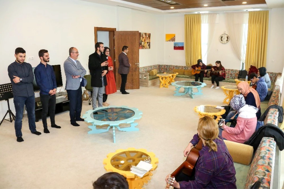 Başkan Kavuş: "Kursiyer Gençleri ve Eğitimlerini ziyaret etti
