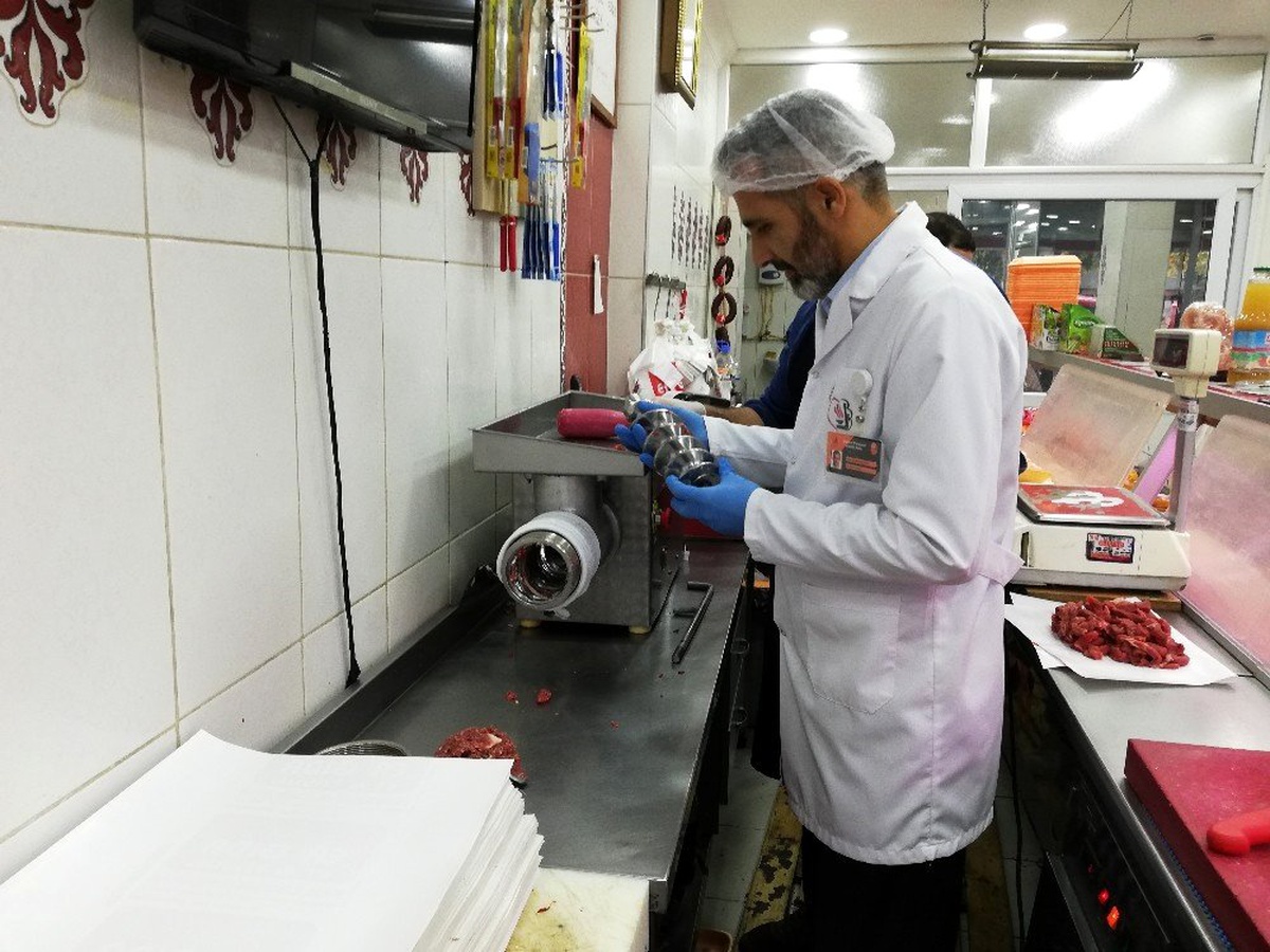 Bayrampaşa\'daki kasaplara ve balıkçılara sıkı denetim