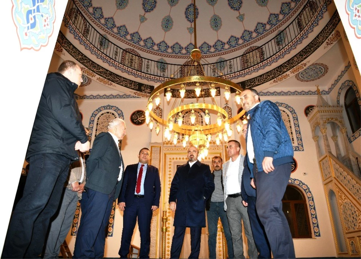 Bülent Turan, Lapseki\'de Şehitler Camii\'ni ziyaret etti