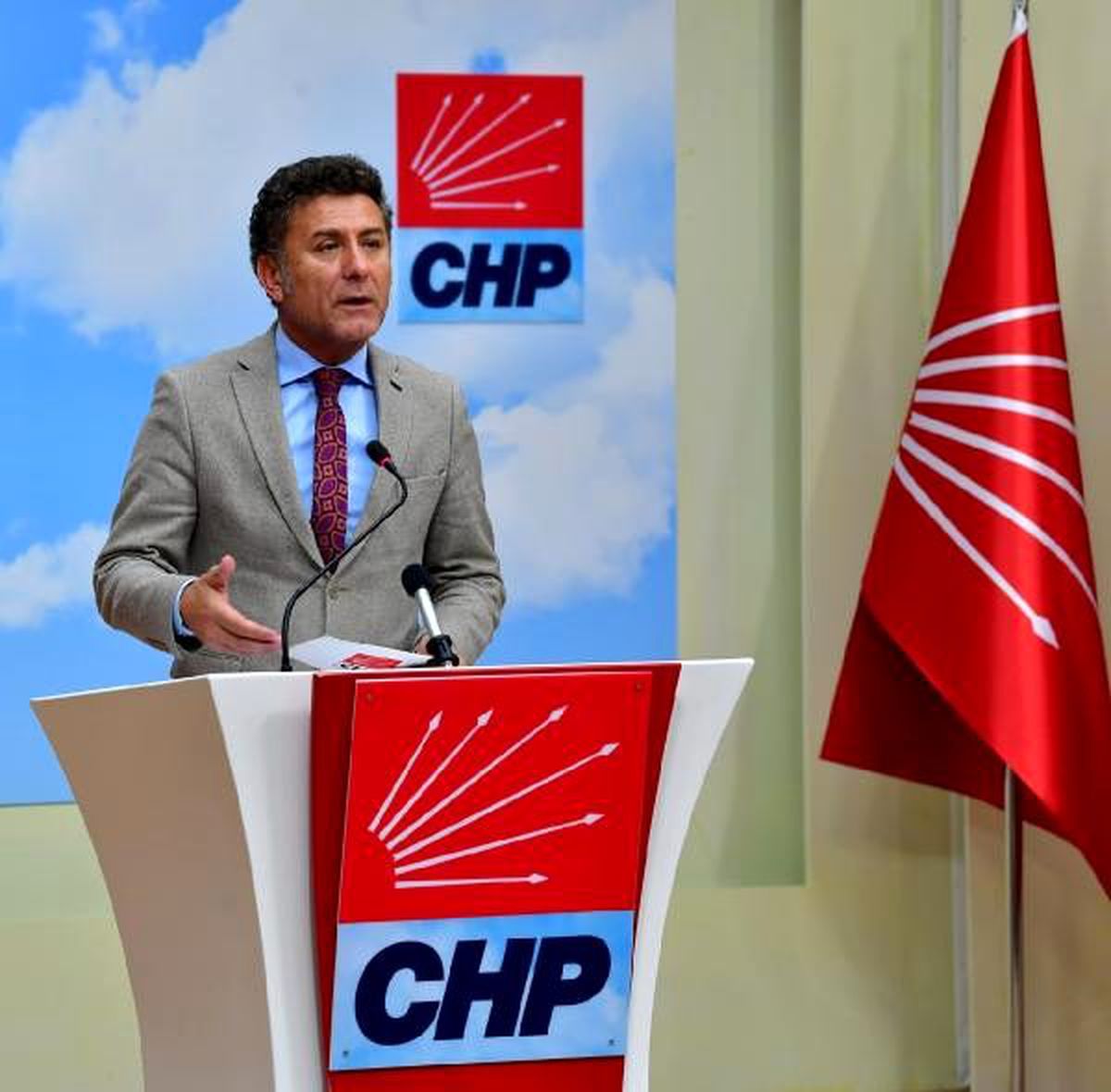 CHP\'li Sarıbal: Ülkede çiftçilik bitiyor, tarım bitiyor