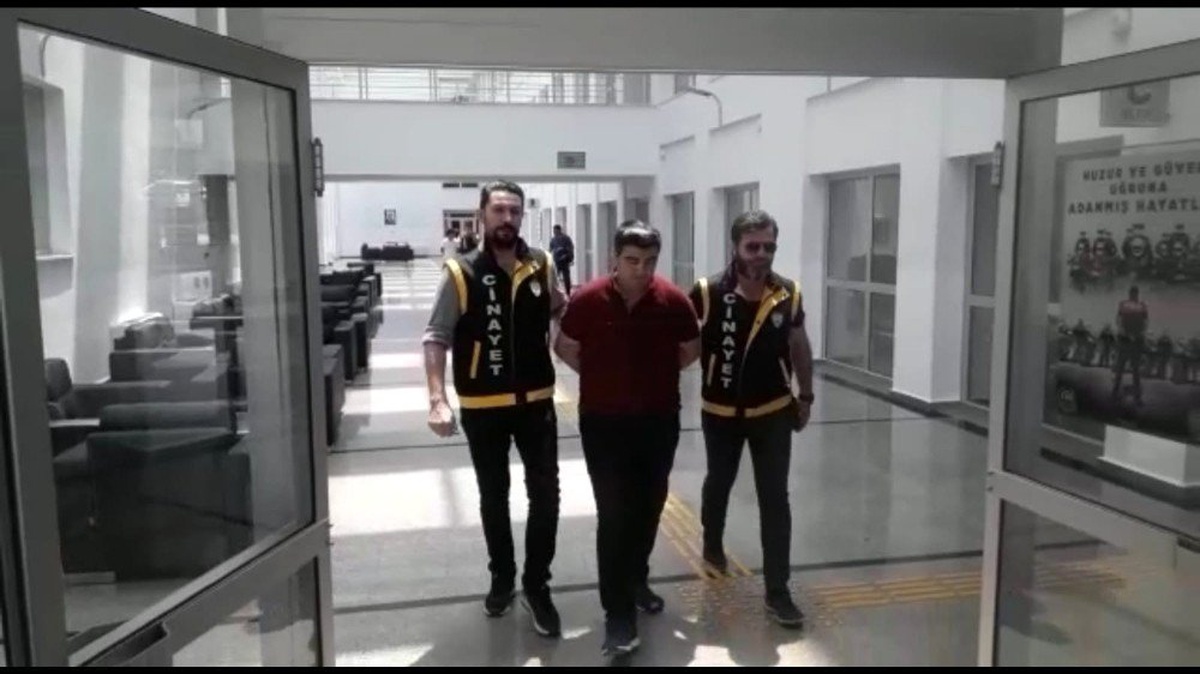 Cinayet davasında mahkeme salonu karıştı