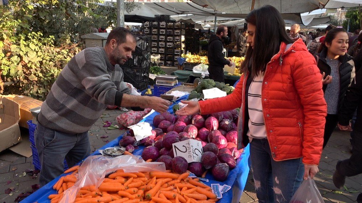 Denizli\'de meyve fiyatları düştü sebze fiyatları arttı