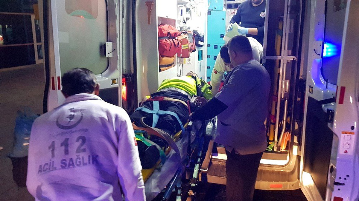 "Dur" ihtarına uymayan alkollü sürücünün çarptığı trafik polisi yaralandı