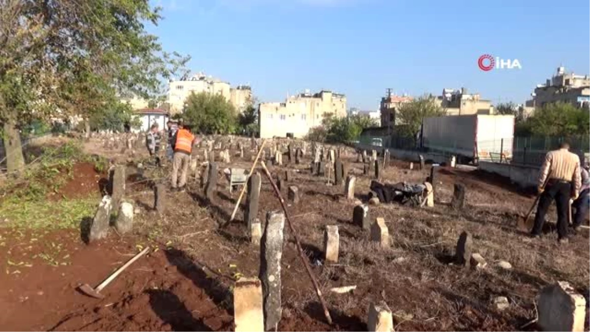 Ecdadın yattığı tarihi mezarlıkların bakım ve onarımına başlandı