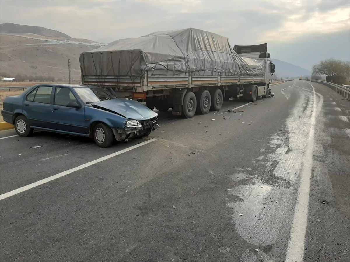 Erzincan\'da trafik kazası: 1 yaralı