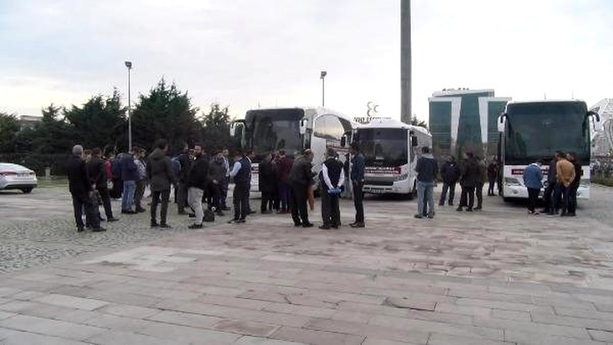 Esenyurt\'tan 90 Suriyeli ülkesine dönüyor