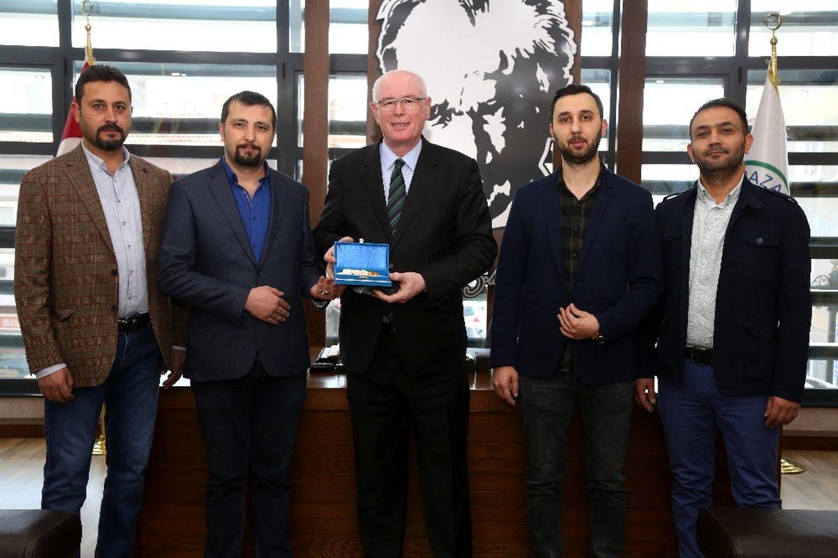 Eskişehir Lületaşı El Sanatları Derneği Kazım Kurt\'u ziyaret etti