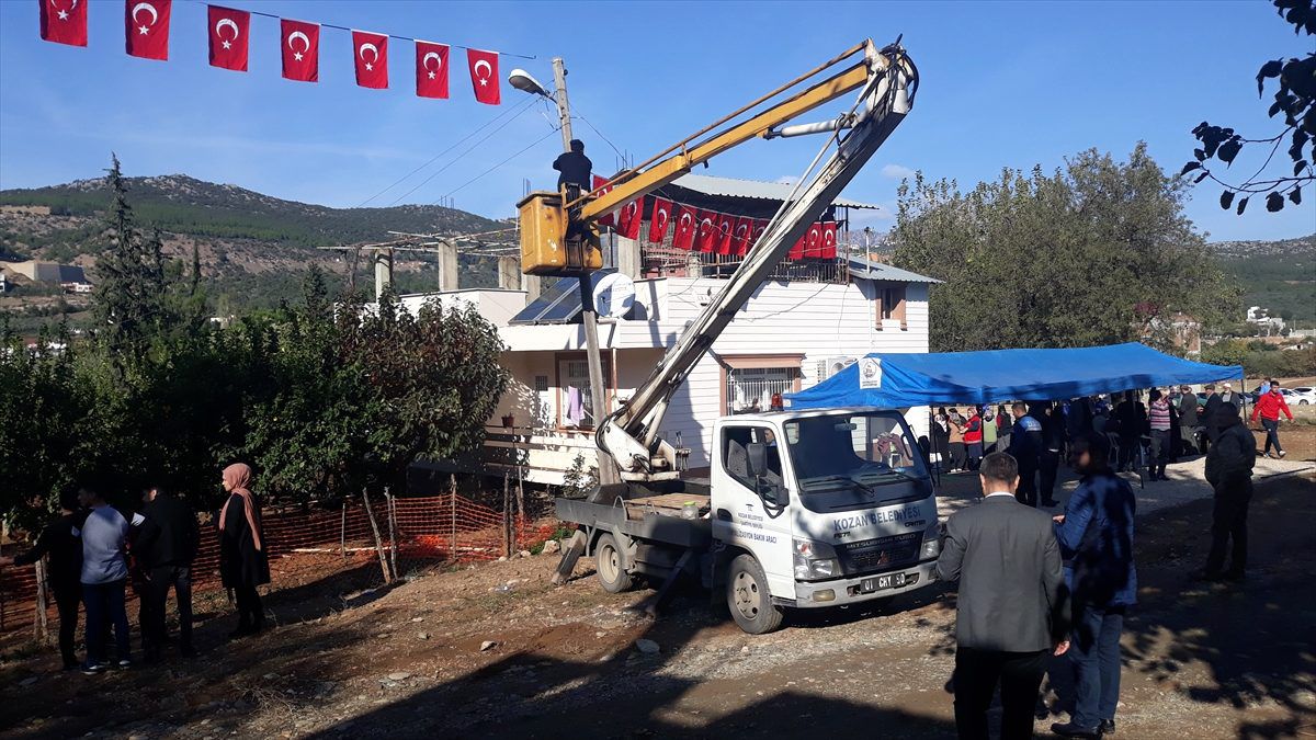 Hakkari\'de şehit olan askerin Adana\'daki ailesine şehadet haberi verildi
