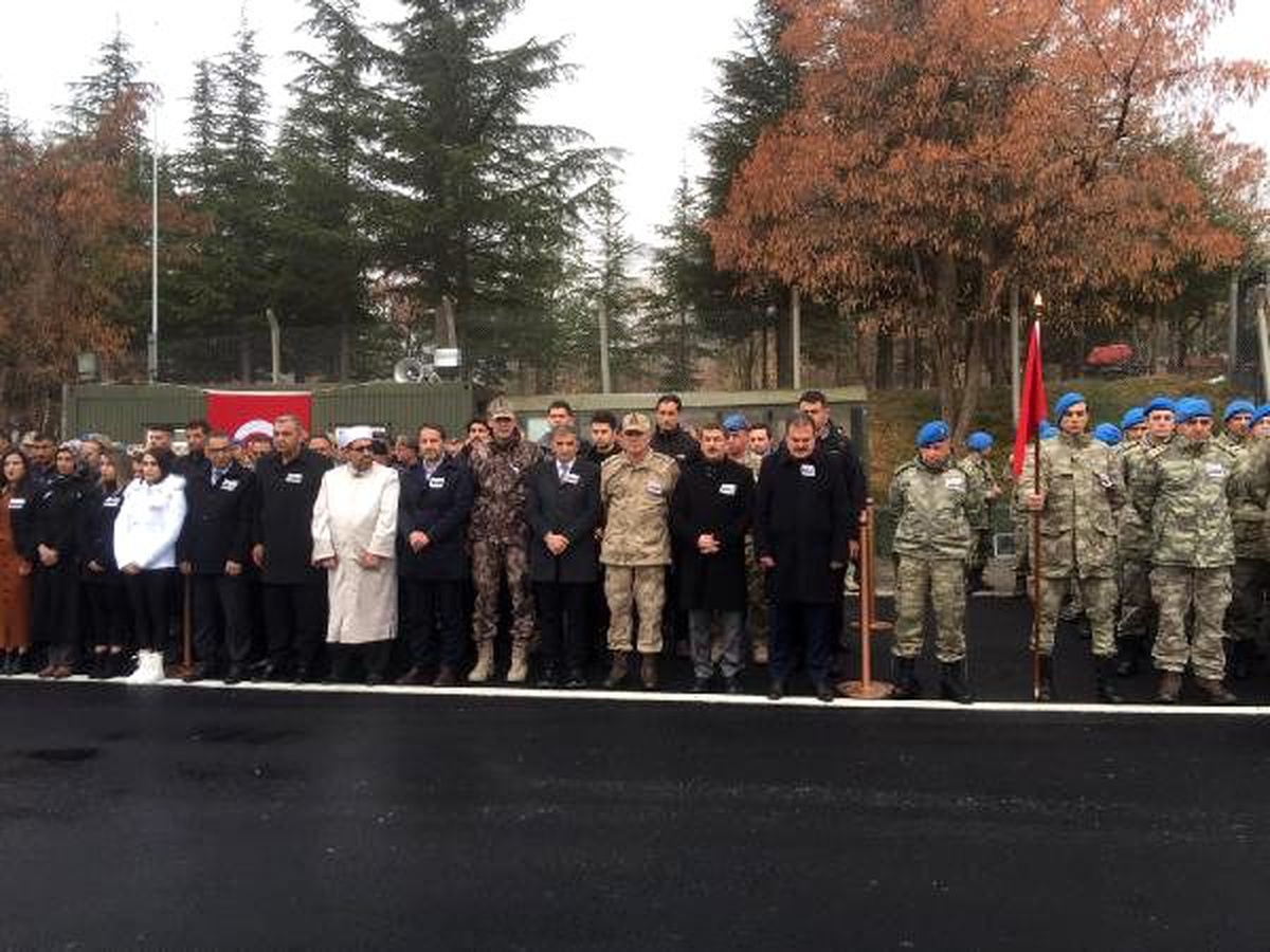Hakkari\'de üs bölgesine yıldırım isabet etti: 2 şehit, 13 yaralı (3)