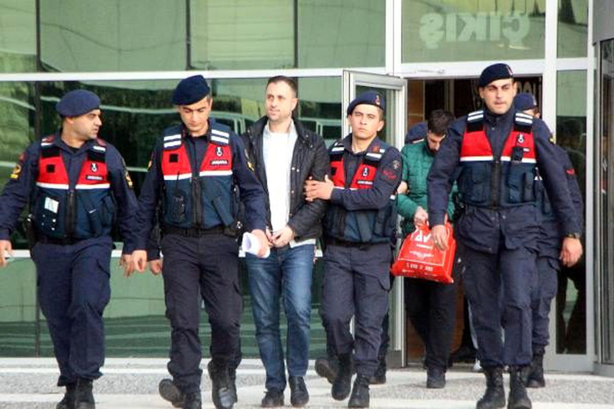 İş insanını İstanbul\'dan Bolu\'ya kadar takip edip, 98 bin euro çaldılar
