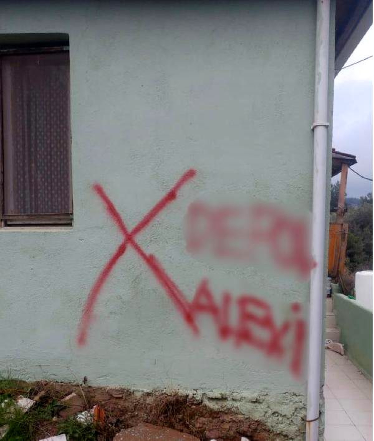 İzmir\'de Alevi vatandaşların evlerine yazılan \'duvar yazılarına\' soruşturma