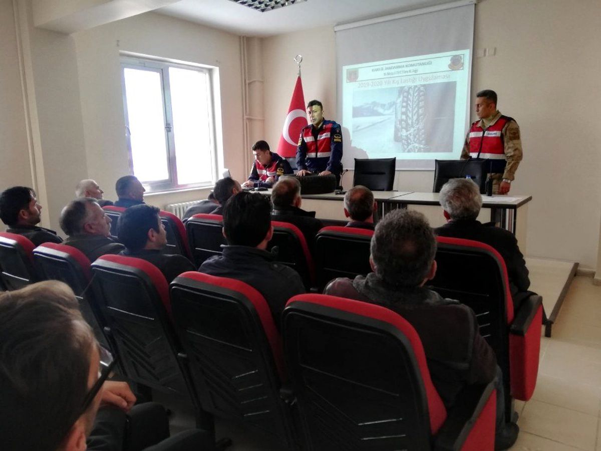 Kars\'ta kış lastiği ve kış tedbirleri semineri
