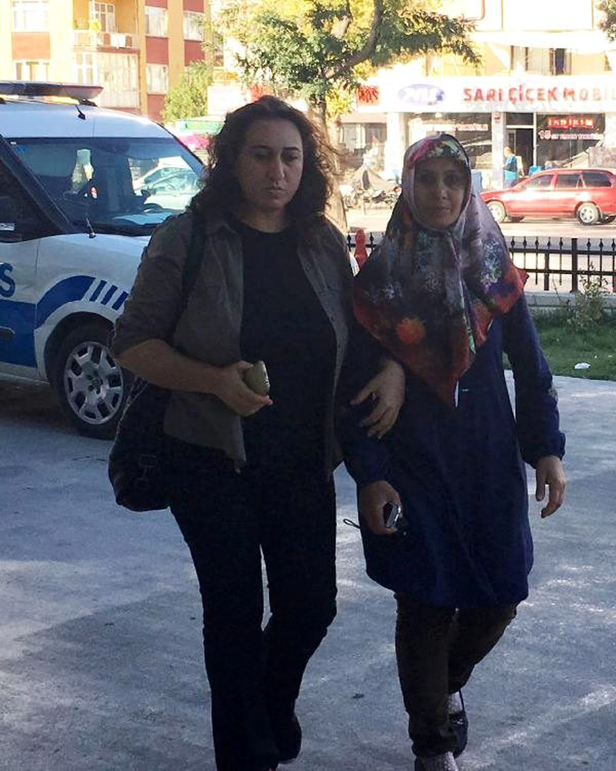 Komşularına kezzapla saldıran kadına hapis cezasında \'Pişman olmama\' vurgusu