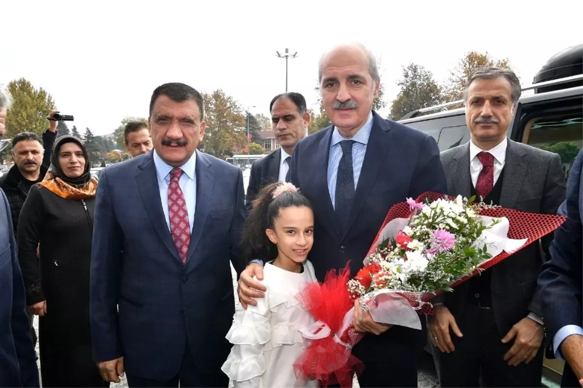 Kurtulmuş\'tan Büyükşehir Belediyesi\'ne ziyaret