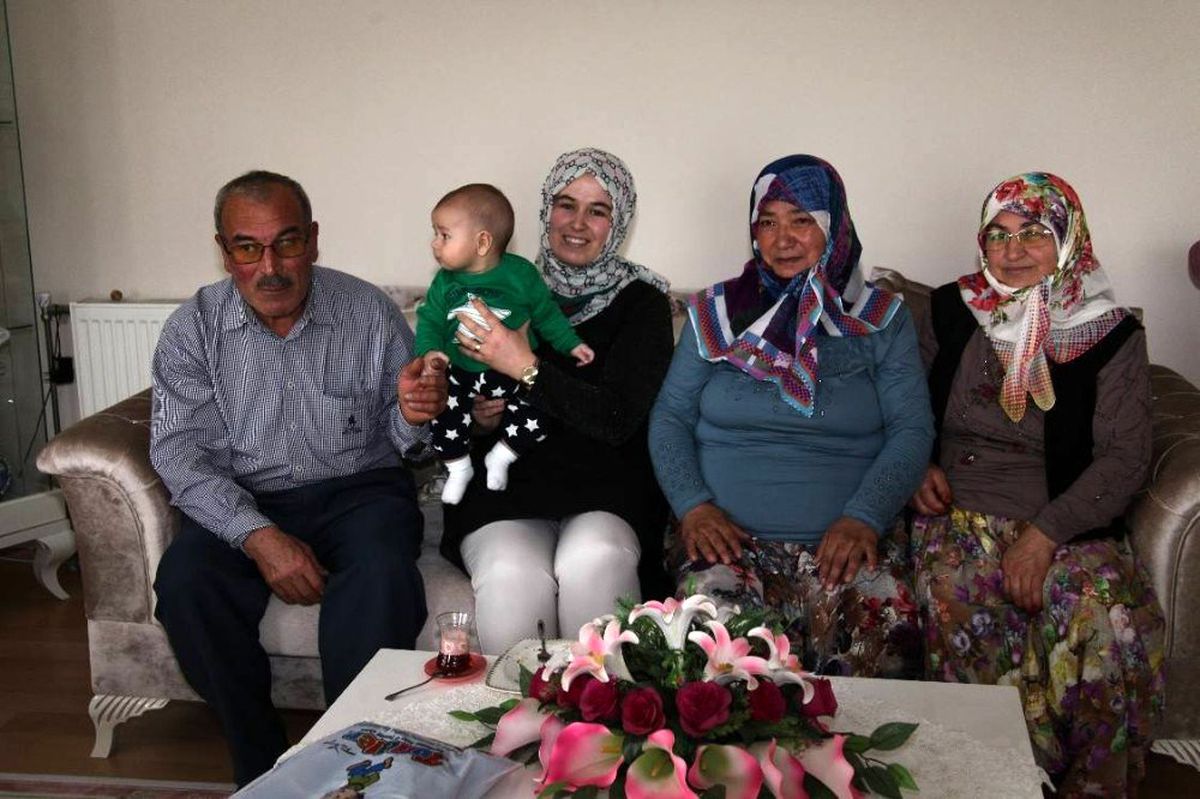 Lapseki\'de şehit ailesine ziyaret