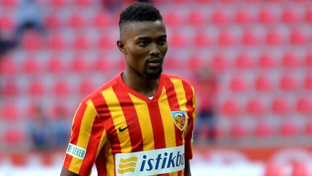 Mensah\'tan Fenerbahçe açıklaması: Herhangi bir anlaşma yok